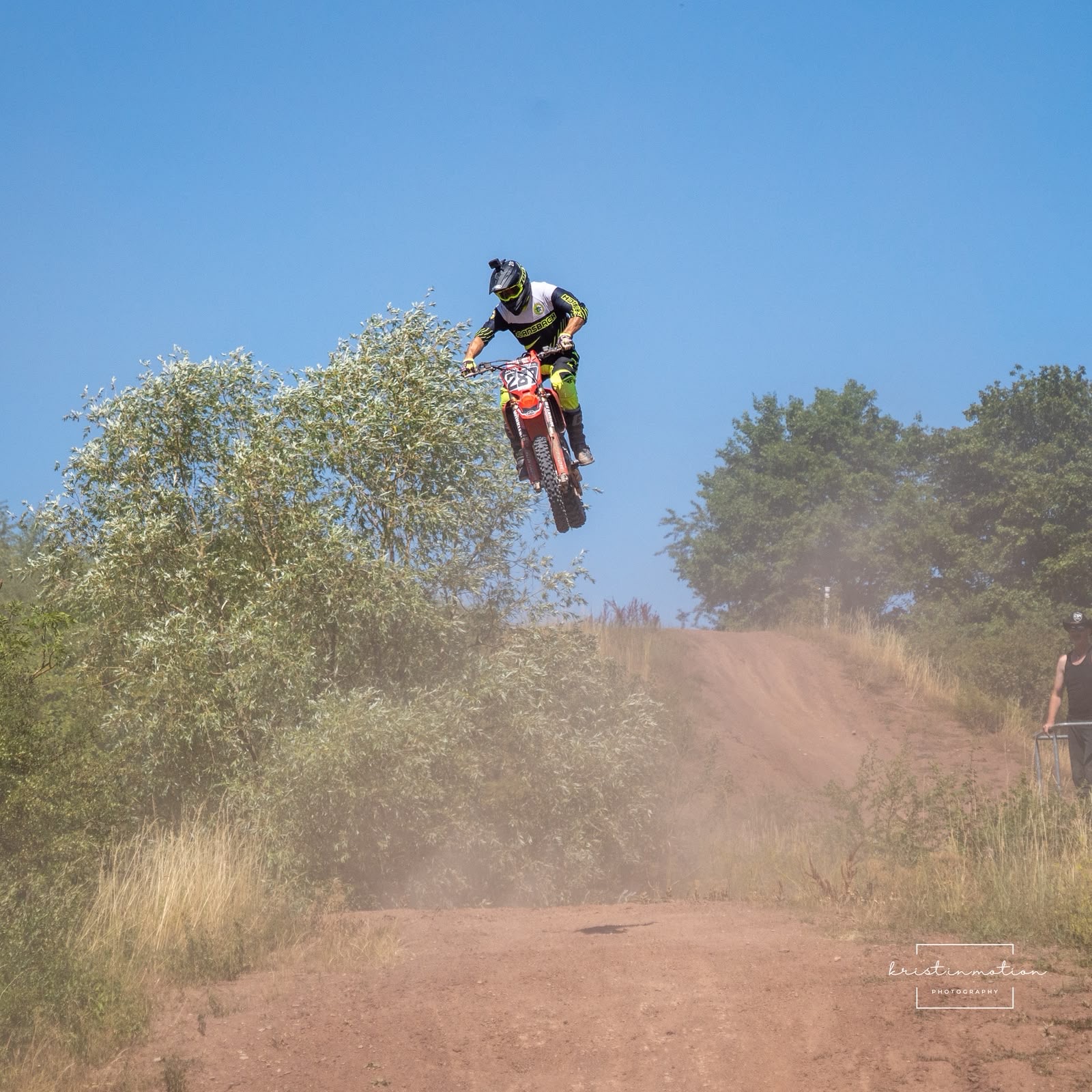 Sprung auf der Motocross-Strecke des MC Ansbach